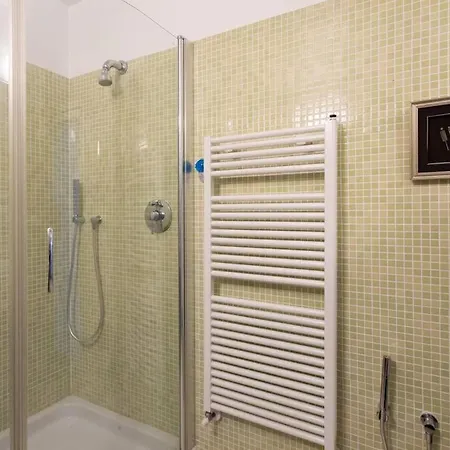 A2 - 1 Bdr Sea & Port View - Ac, Garage & Terrace דירה *