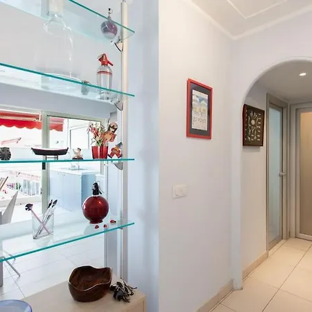 A2 - 1 Bdr Sea & Port View - Ac, Garage & Terrace דירה