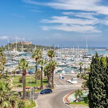 A2 - 1 Bdr Sea & Port View - Ac, Garage & Terrace Apartmán