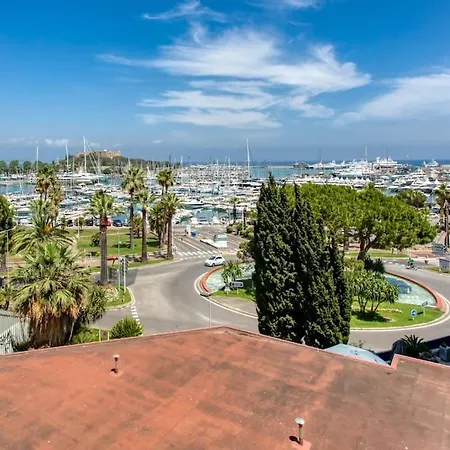 A2 - 1 Bdr Sea & Port View - Ac, Garage & Terrace