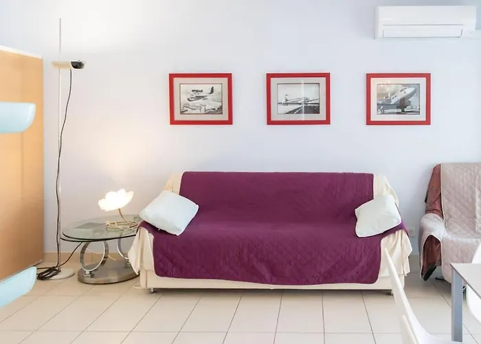 A2 - 1 Bdr Sea & Port View - Ac, Garage & Terrace